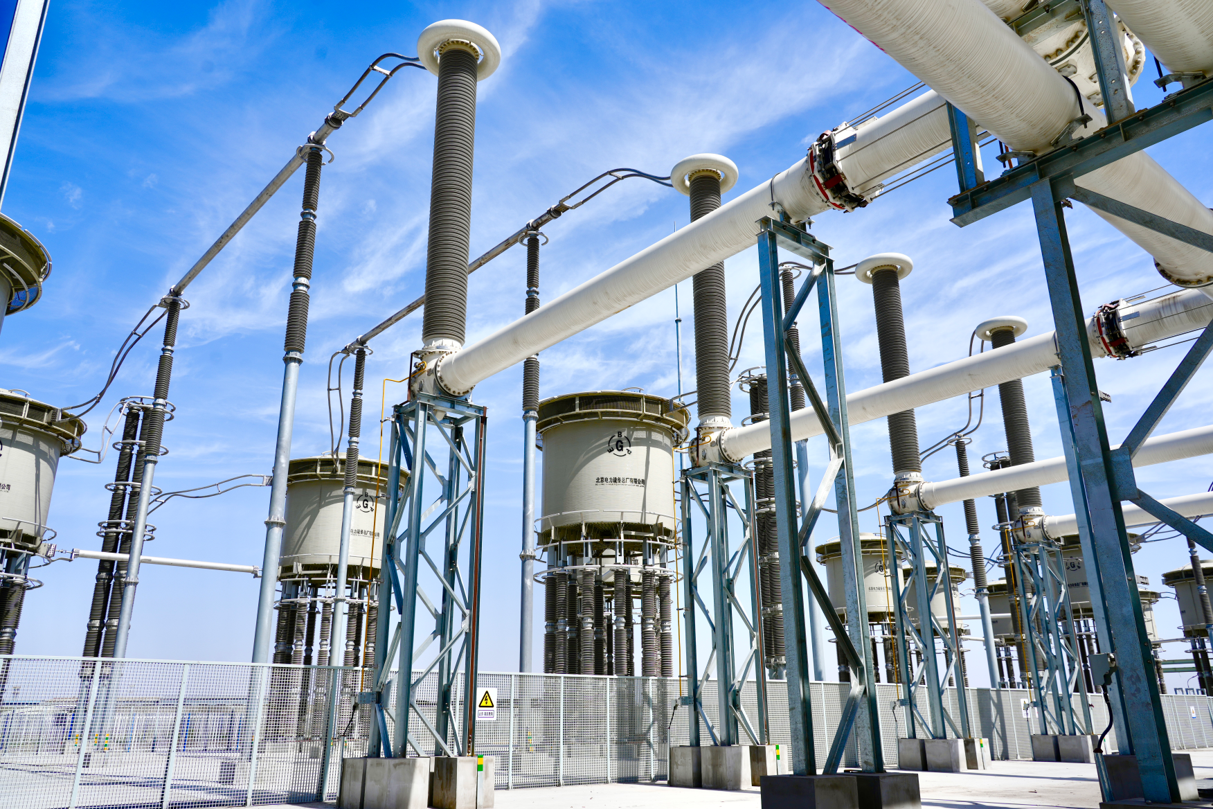 图为国内首个电厂500千伏环保气体绝缘应用项目