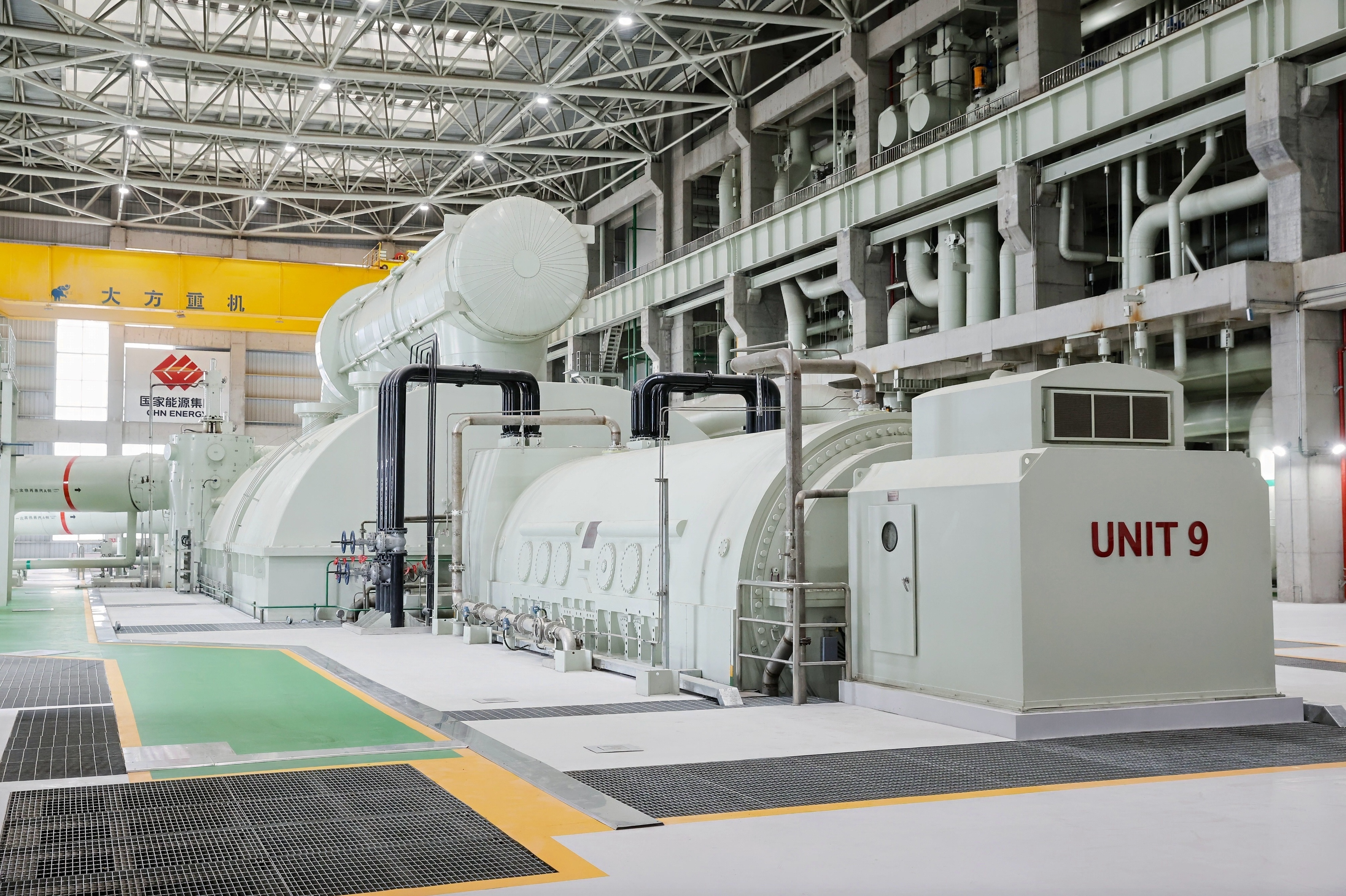 图为北仑电厂9号机组汽轮机设备