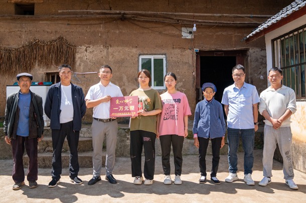 国产成人精品一区二区三区